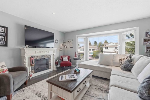 20402 Walnut Crescent, Maple Ridge, BC 