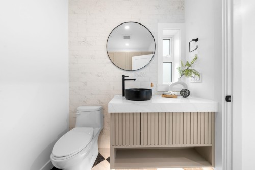 2528 Mcgill Street, Vancouver, BC 