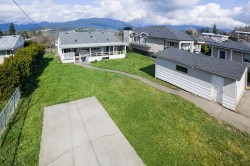 7016 Sierra Drive Burnaby, BC V5A 1A5