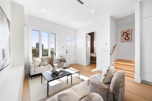 529 61St Avenue W, Vancouver, BC 