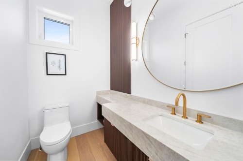 529 61St Avenue W, Vancouver, BC 