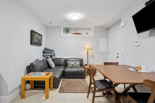 3045 59Th Avenue E, Vancouver, BC 