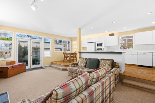 4367 15Th Avenue W, Vancouver, BC 