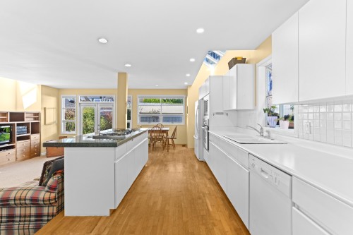 4367 15Th Avenue W, Vancouver, BC 