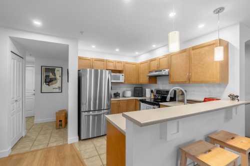 302-333 1st Street E North Vancouver, BC V7L 4W9