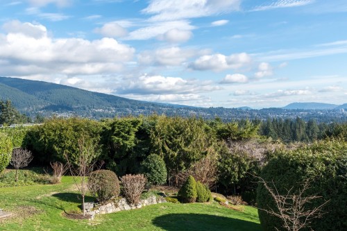 870 Farmleigh Road, West Vancouver, BC 