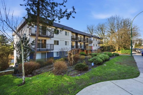 303-357 2nd Street E North Vancouver, BC V7L 1C6