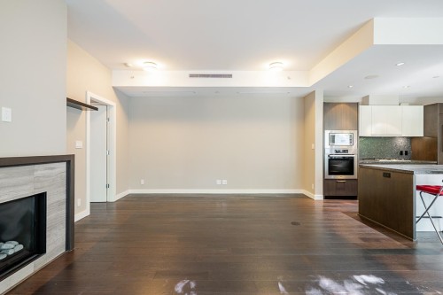 101-988 Keith Road, West Vancouver, BC 