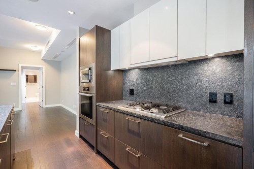 101-988 Keith Road, West Vancouver, BC 