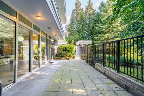 101-988 Keith Road, West Vancouver, BC 