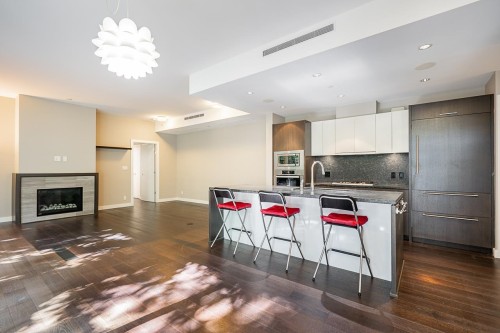 101-988 Keith Road, West Vancouver, BC 