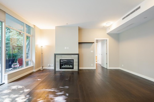101-988 Keith Road, West Vancouver, BC 