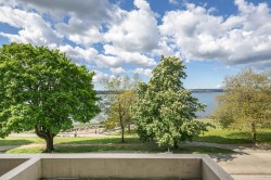 302-2015 Beach Avenue  Vancouver, BC V6G 1Z3