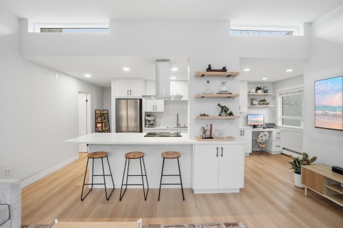 303-1516 Charles Street  Vancouver, BC V5L 2T1