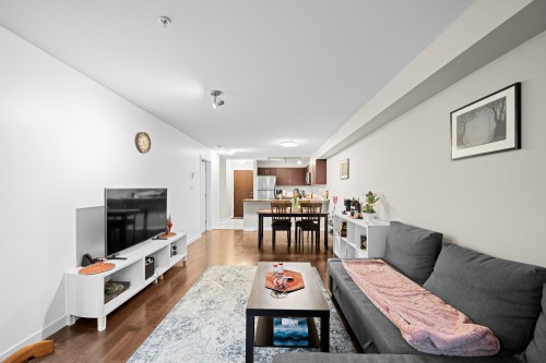 209-7337 Macpherson Avenue, Burnaby, BC 