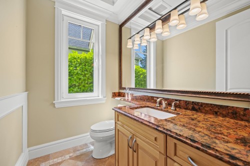 4042 34Th Avenue W, Vancouver, BC 