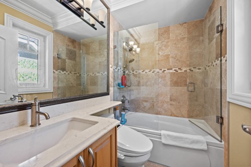 4042 34Th Avenue W, Vancouver, BC 