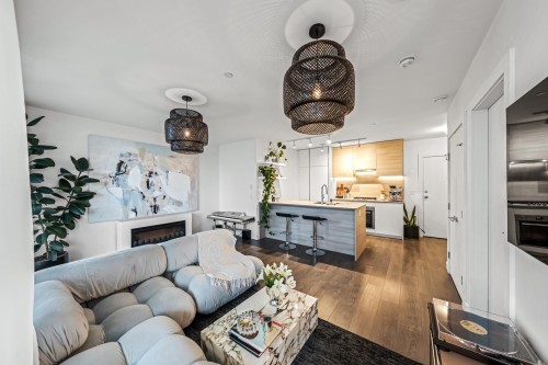 504-652 Whiting Way, Coquitlam, BC 