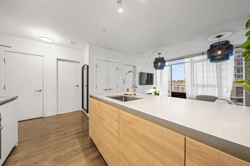 504-652 Whiting Way, Coquitlam, BC 