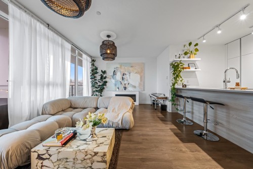 504-652 Whiting Way, Coquitlam, BC 