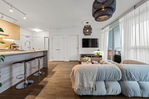 504-652 Whiting Way, Coquitlam, BC 