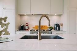 986 Renfrew Street  Vancouver, BC V5K 4B8