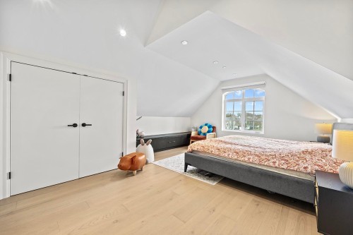 986 Renfrew Street, Vancouver, BC 