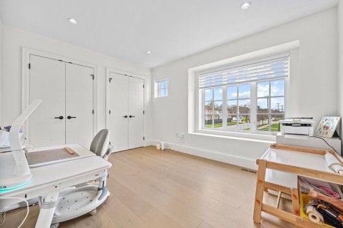 986 Renfrew Street, Vancouver, BC 