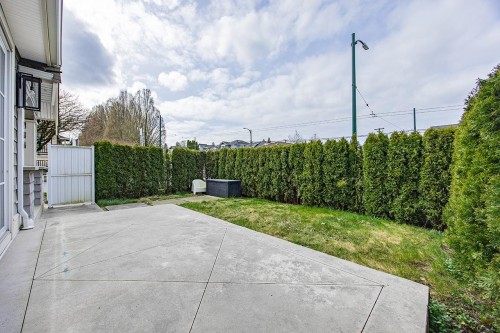 986 Renfrew Street, Vancouver, BC 