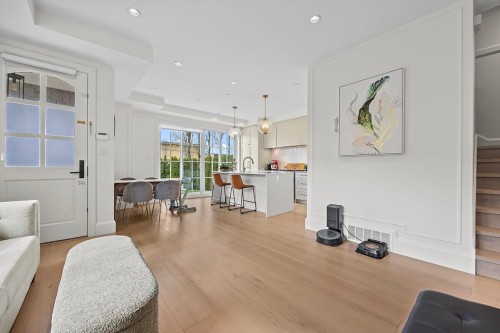 986 Renfrew Street, Vancouver, BC 