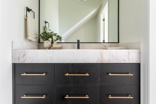 986 Renfrew Street, Vancouver, BC 