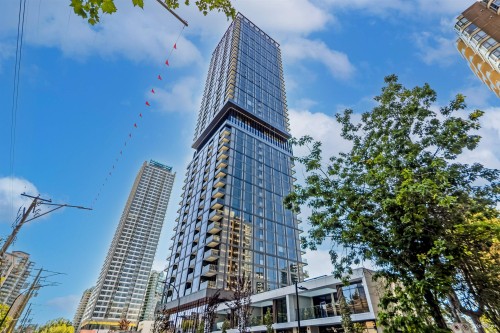 2205-5987 Wilson Avenue  Burnaby, BC V5H 0L7