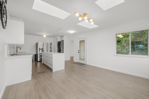 2641 5Th Avenue E, Vancouver, BC 