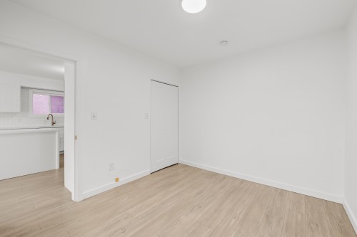 2641 5Th Avenue E, Vancouver, BC 