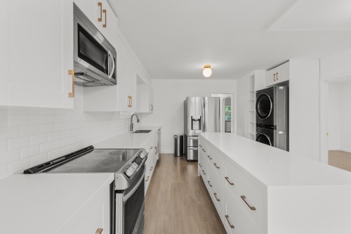 2641 5Th Avenue E, Vancouver, BC 