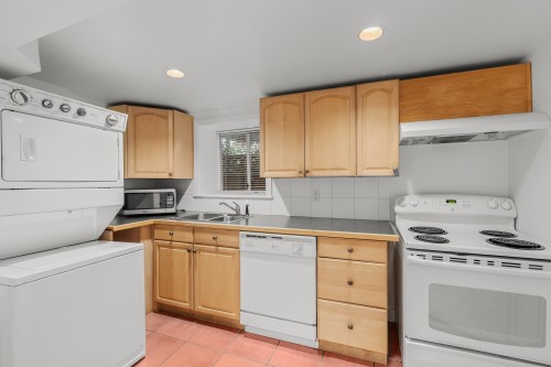 2641 5Th Avenue E, Vancouver, BC 