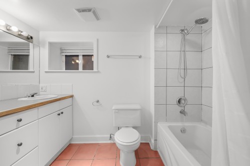 2641 5Th Avenue E, Vancouver, BC 