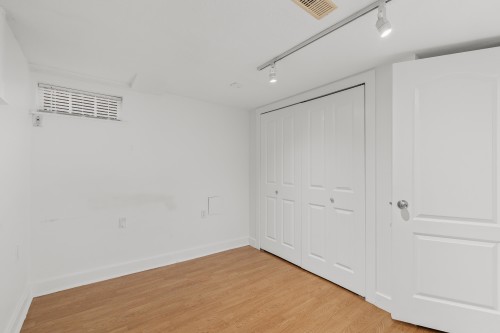 2641 5Th Avenue E, Vancouver, BC 