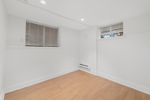 2641 5Th Avenue E, Vancouver, BC 