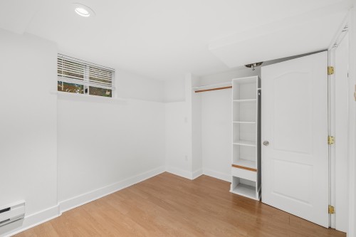 2641 5Th Avenue E, Vancouver, BC 