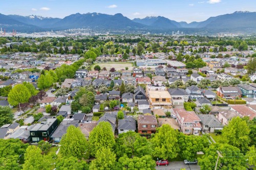 2641 5Th Avenue E, Vancouver, BC 