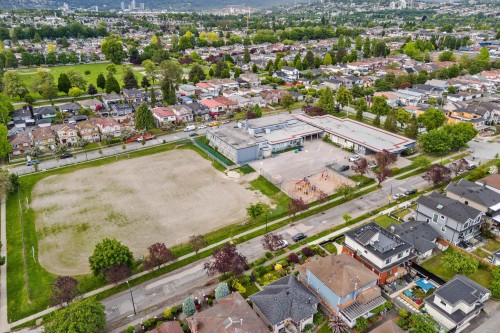 2641 5Th Avenue E, Vancouver, BC 