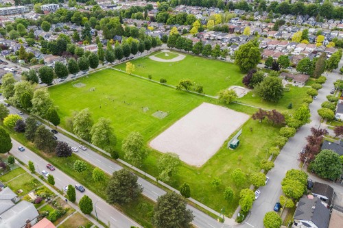 2641 5Th Avenue E, Vancouver, BC 