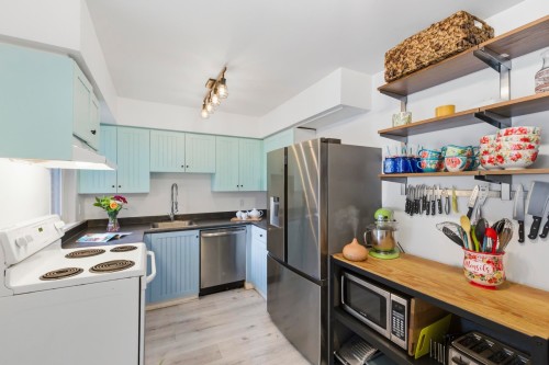 988 Howie Avenue, Coquitlam, BC 