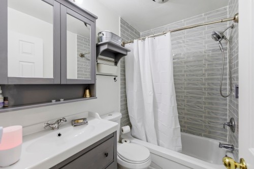 988 Howie Avenue, Coquitlam, BC 