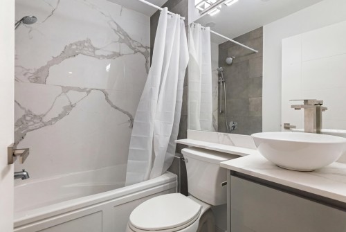 2885 Georgia Street E, Vancouver, BC 