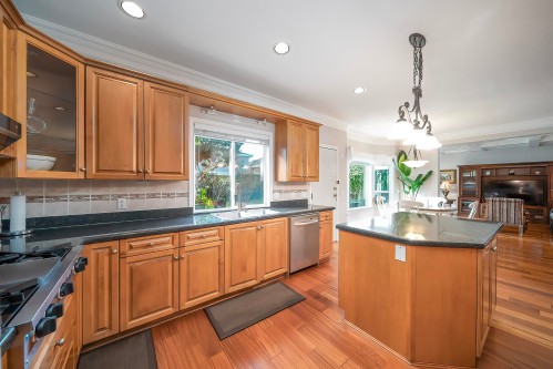 8320 Mowbray Road, Richmond, BC 