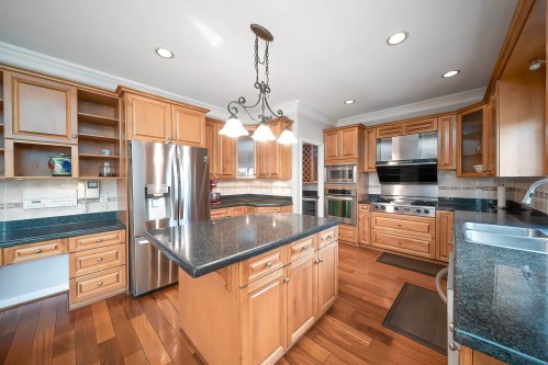 8320 Mowbray Road, Richmond, BC 