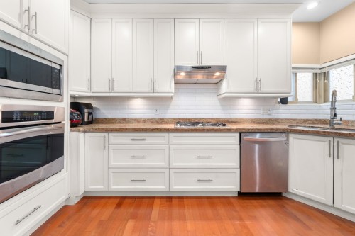 341 8Th Street E, North Vancouver, BC 