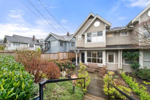 341 8Th Street E, North Vancouver, BC 